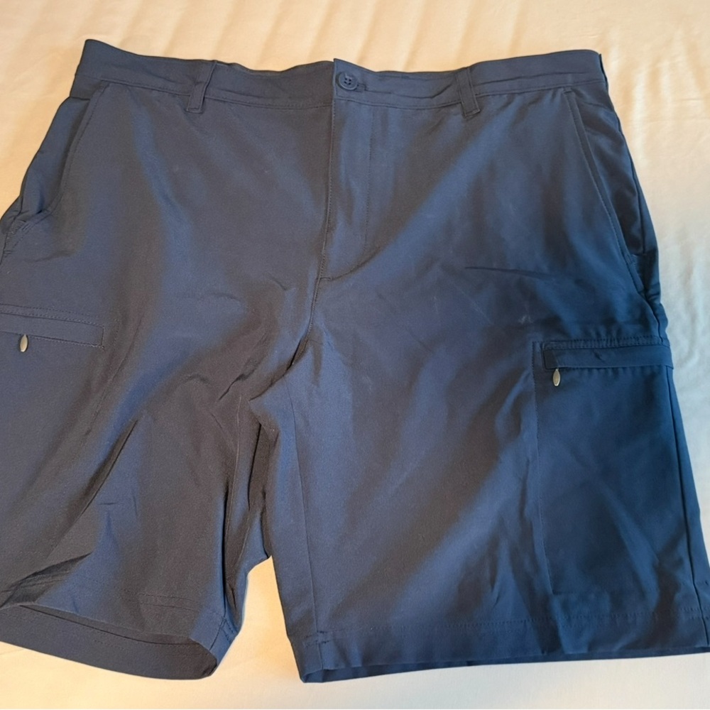 Izod Men's Blue Golf/Hybrid Shorts